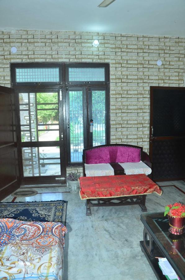 Oyo Home Pinky Homestay Jammu Luaran gambar